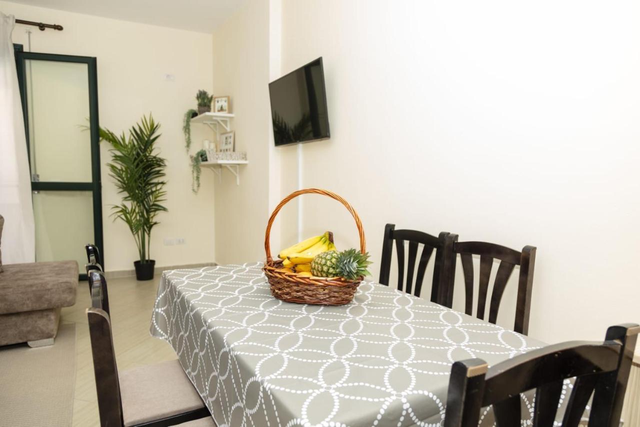 Bay Inn Apartment Sea Front Vlore Bagian luar foto