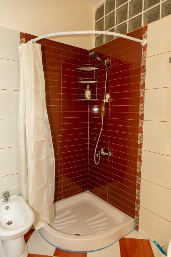 Bay Inn Apartment Sea Front Vlore Bagian luar foto