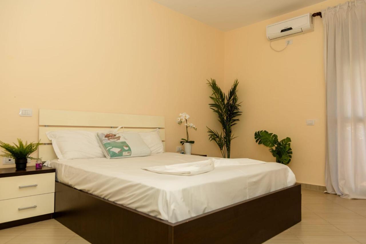 Bay Inn Apartment Sea Front Vlore Bagian luar foto